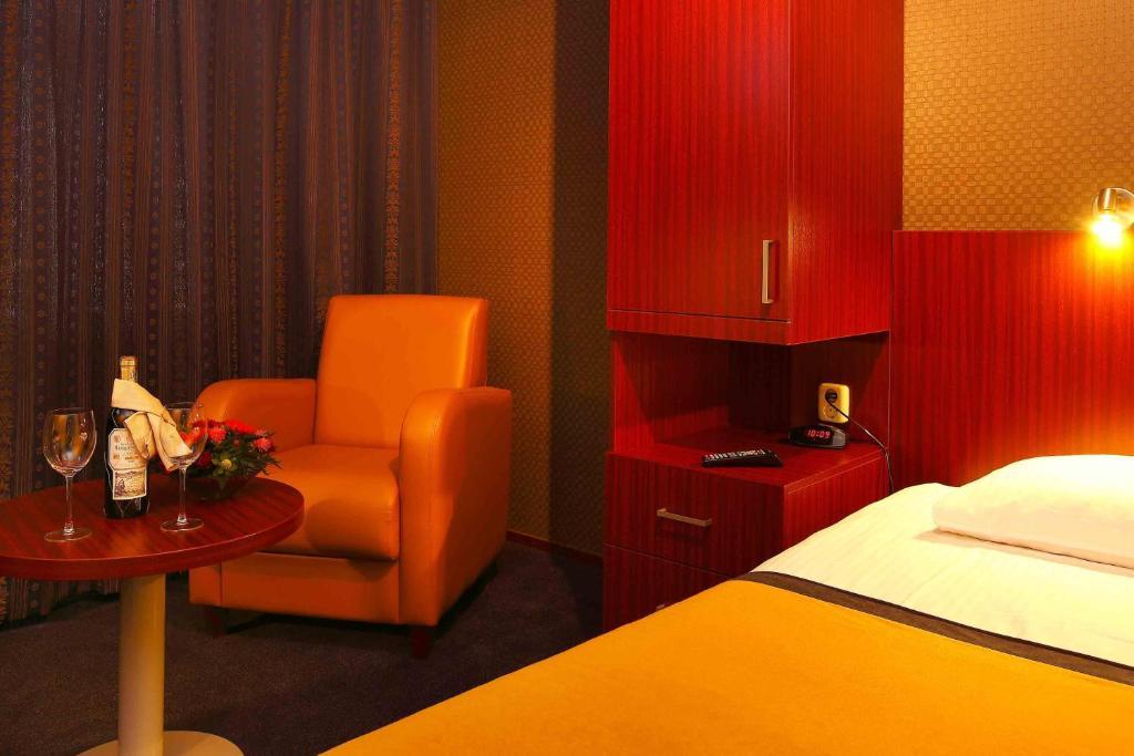 Hotel Parkzicht Veendam Pokój zdjęcie